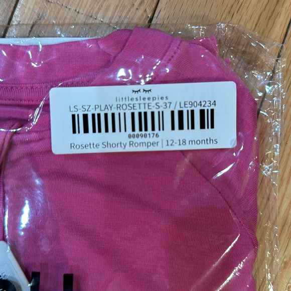 Little sleepies 12-18 months Rosette shorty romper NWT - Picture 2 of 2